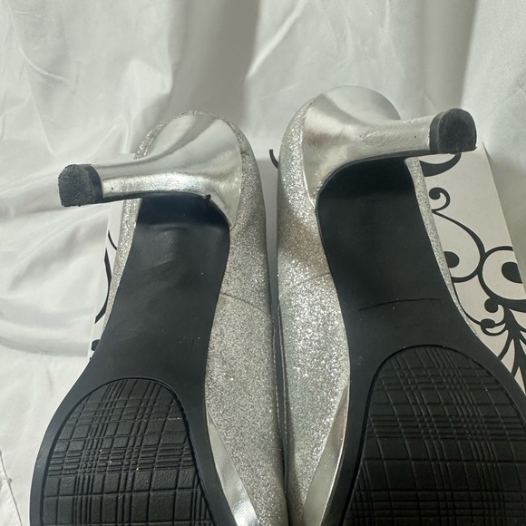 Rampage Dressy Gracee High Heel Peep Toe Size 81/2M with box - Picture 5 of 10